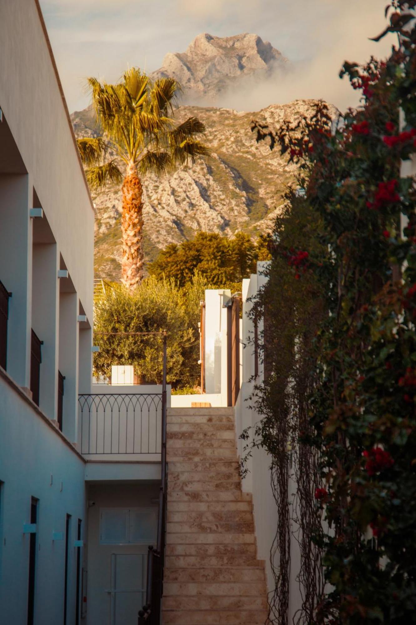 Sierra Blanca Resort Art Of Healing Marbella Exterior foto